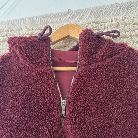 Lululemon Textured Fleece 1/2 Zip - Picture 6 of 8